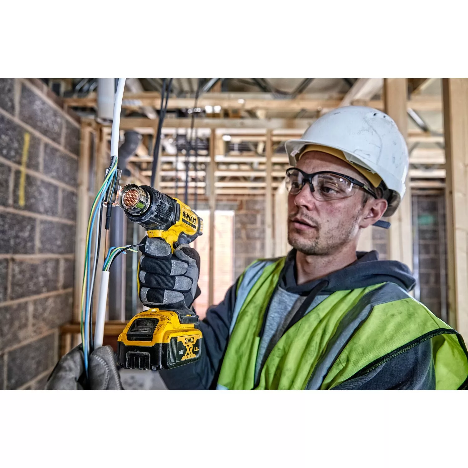 DeWALT DCE530N-XJ 18V XR Li-Ion accu heteluchtpistool body-image