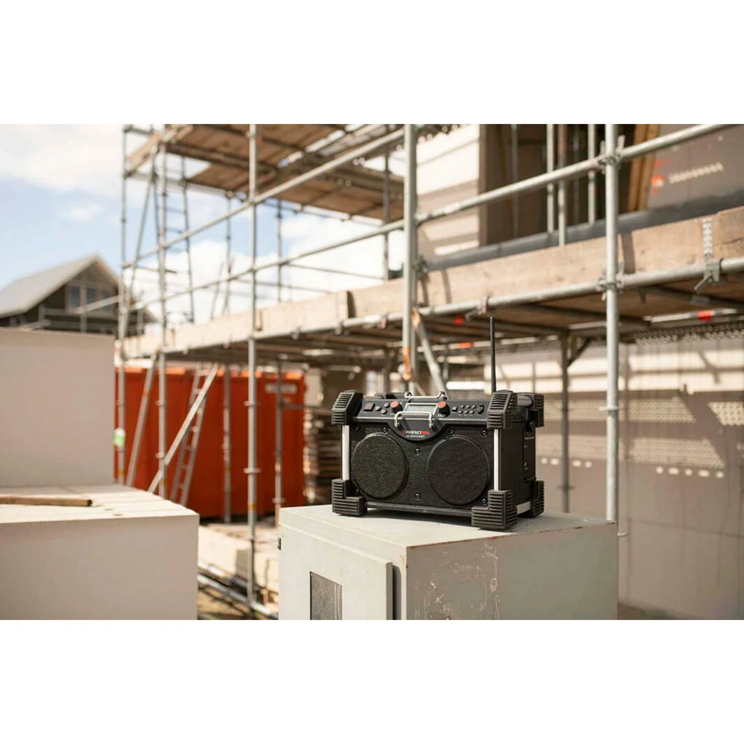 PerfectPro ROCKHART RH4 Bouwradio - FM RDS / DAB+ - AUX-in - bluetooth - oplaadbaar (ingebouwde lithium accu)-image