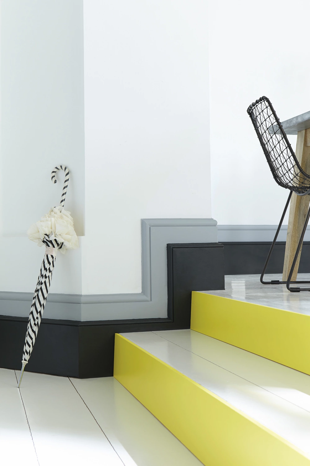 Little Greene Traditional Oil Gloss - Lamp Black No. 228 - 1L-image