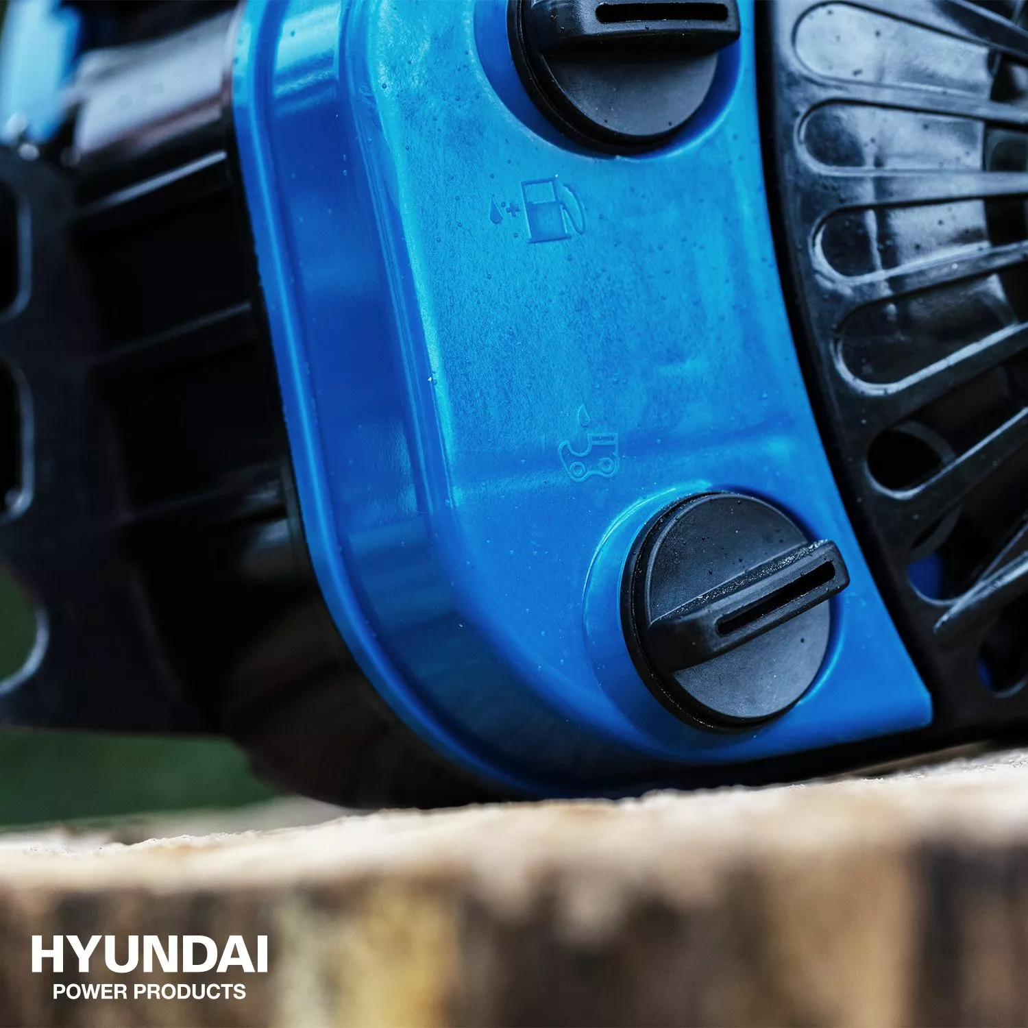 Hyundai 57257 Benzine kettingzaag - 2-takt - 25,4 cc - 250 mm - carved zwaard-image