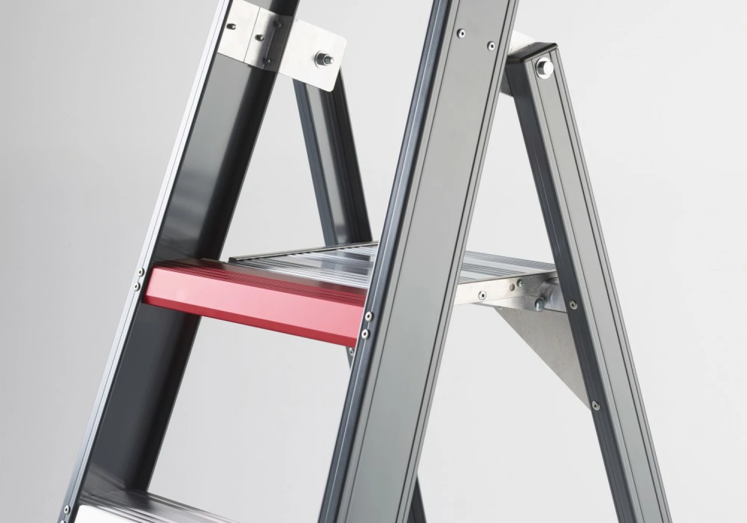 Altrex Falco FEO 7 Trap - Enkel - Aluminium met coating - 7 treden - max. werkhoogte 3,65m-image