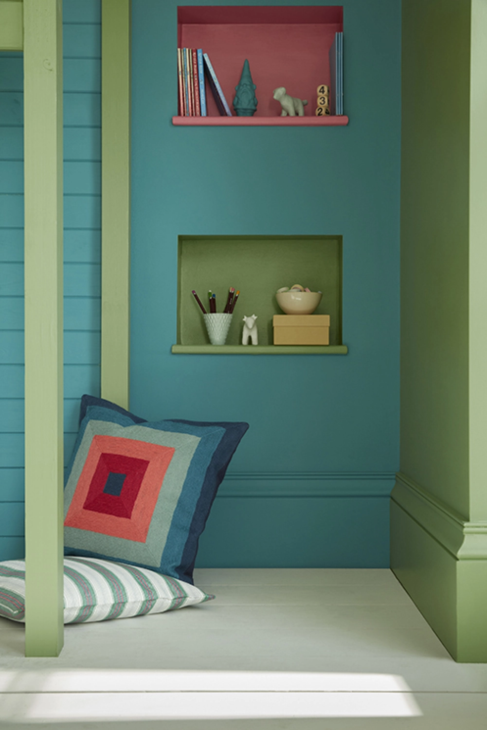 Little Greene Intelligent Matt Emulsion - Carmine No. 189 - 10L-image