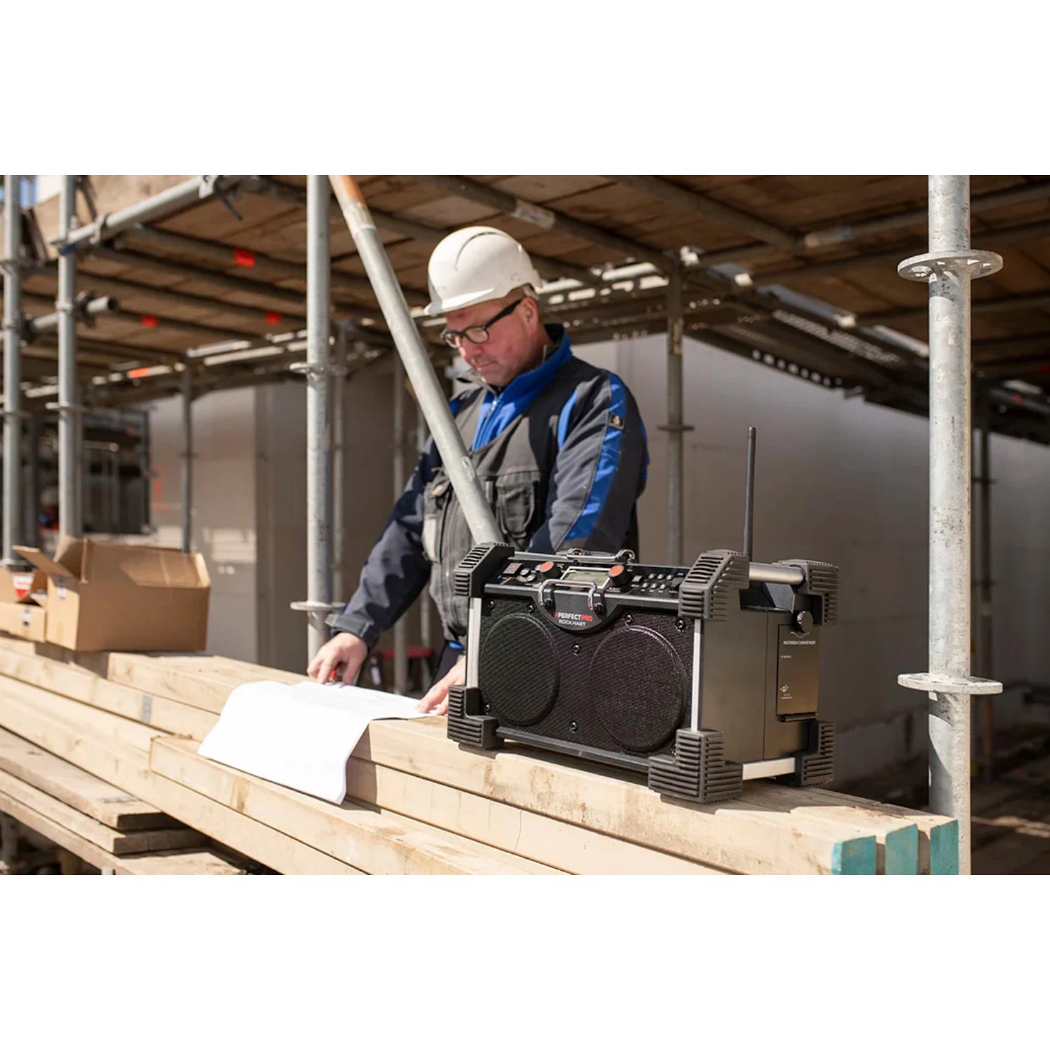 PerfectPro ROCKHART RH4 Bouwradio - FM RDS / DAB+ - AUX-in - bluetooth - oplaadbaar (ingebouwde lithium accu)-image