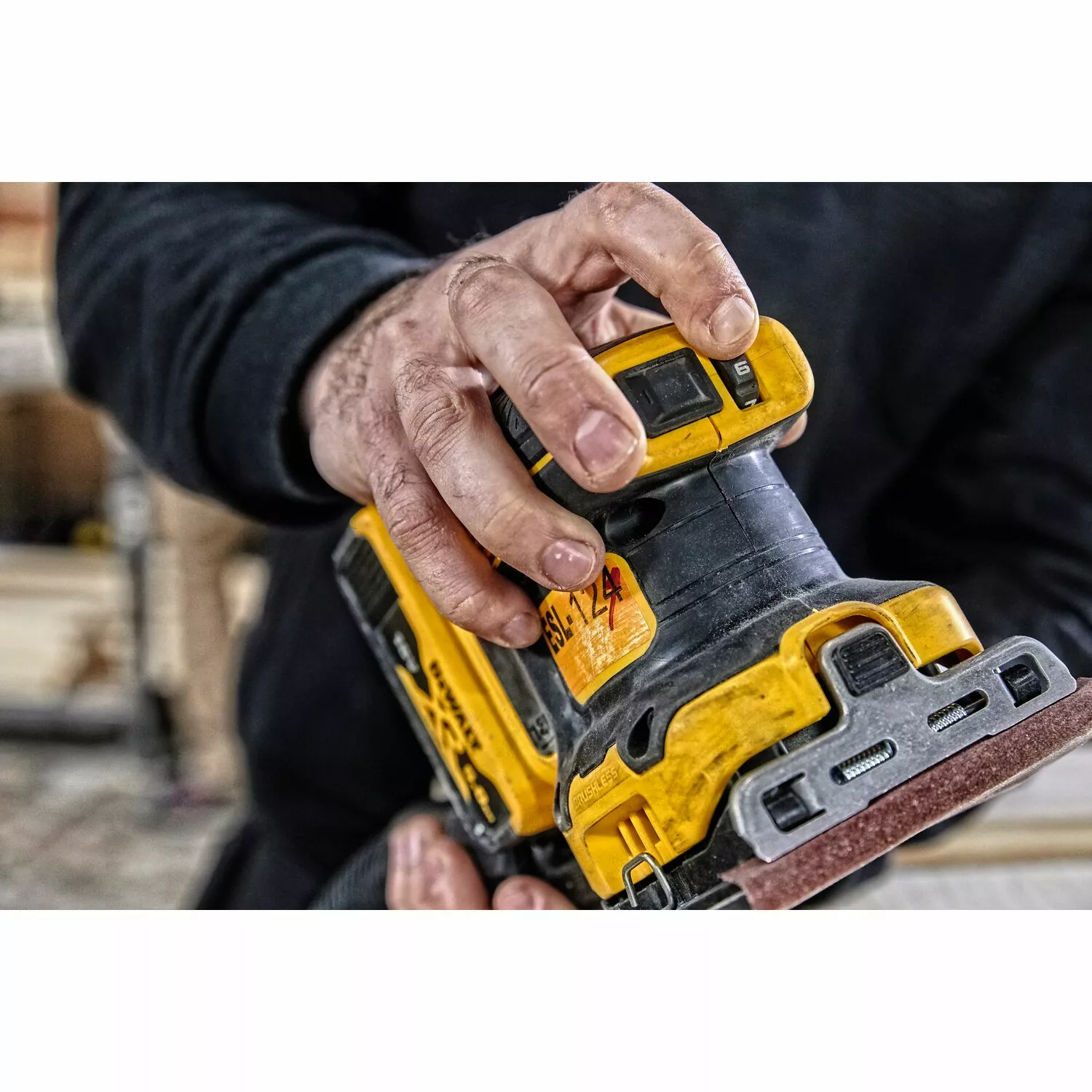 DeWALT DCW200NT 18V Li-ion XR accu vlakschuurmachine body in TSTAK - 140 x 115mm - koolborstelloos-image