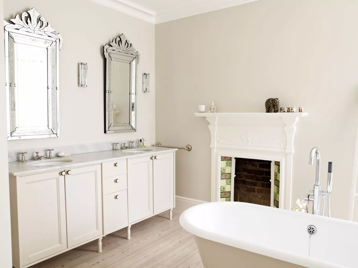 Farrow & Ball Flat Eggshell Elephants Breath No.229 - 5L-image