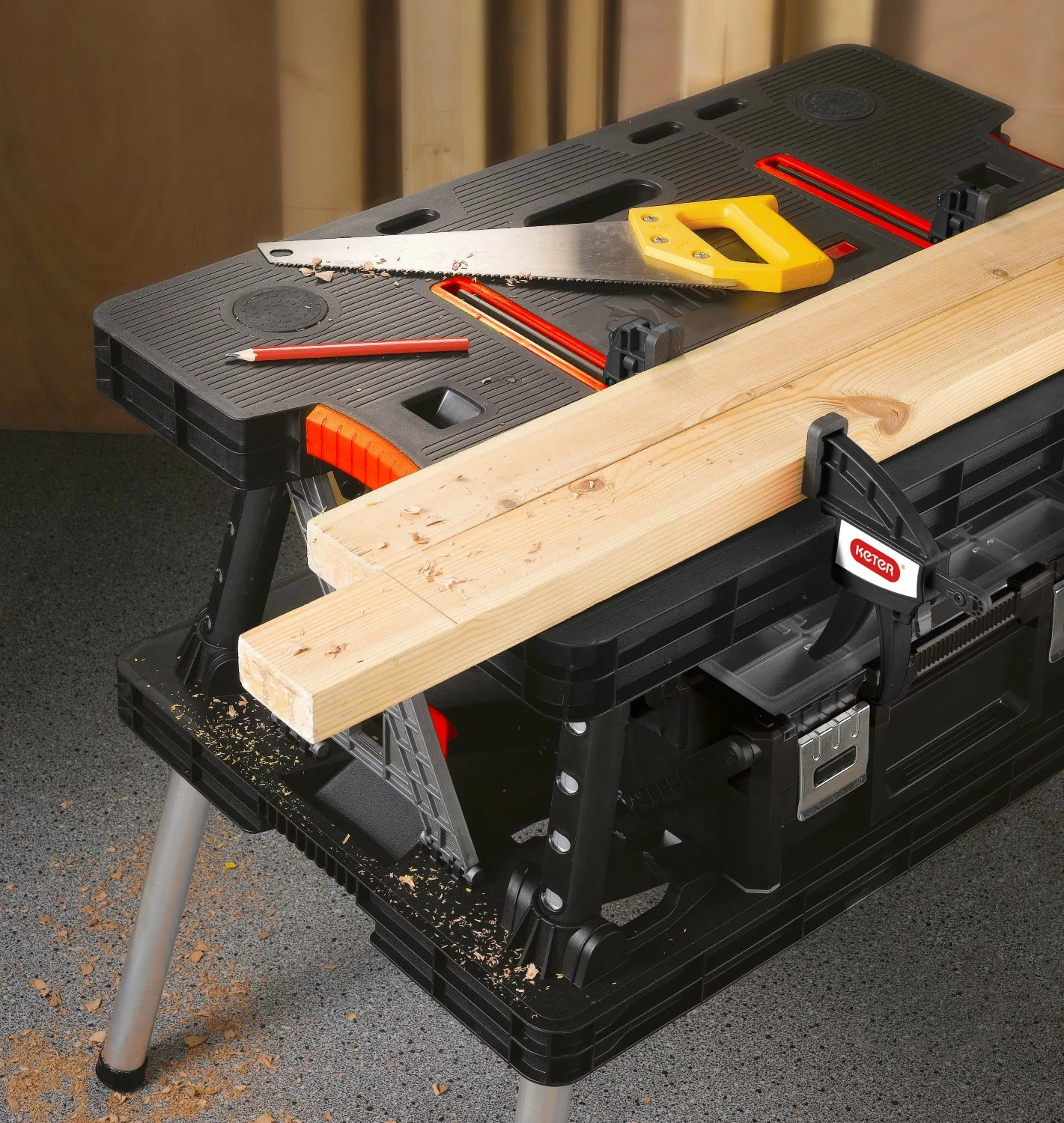 Keter 237005 Inklapbare werkbank - Zwart/Rood - draagcapaciteit 450 kg