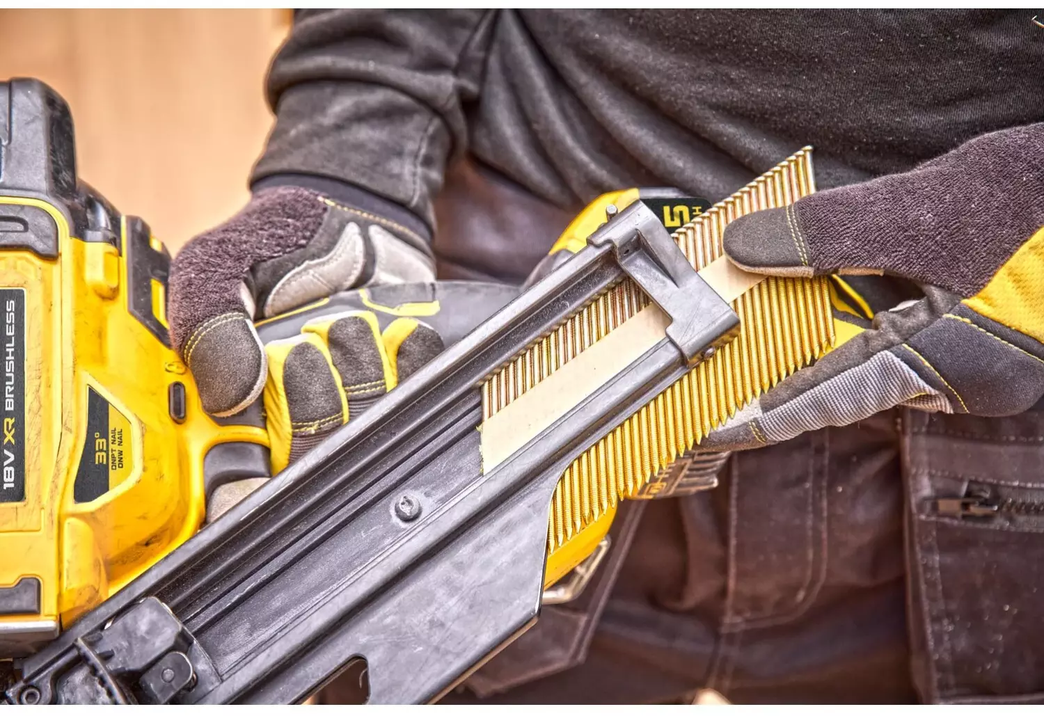 DeWALT DCN930N-XJ 18V Li-ion XR accu constructie tacker body - Enkelschot & bumpfire - 50-90mm - koolborstelloos-image