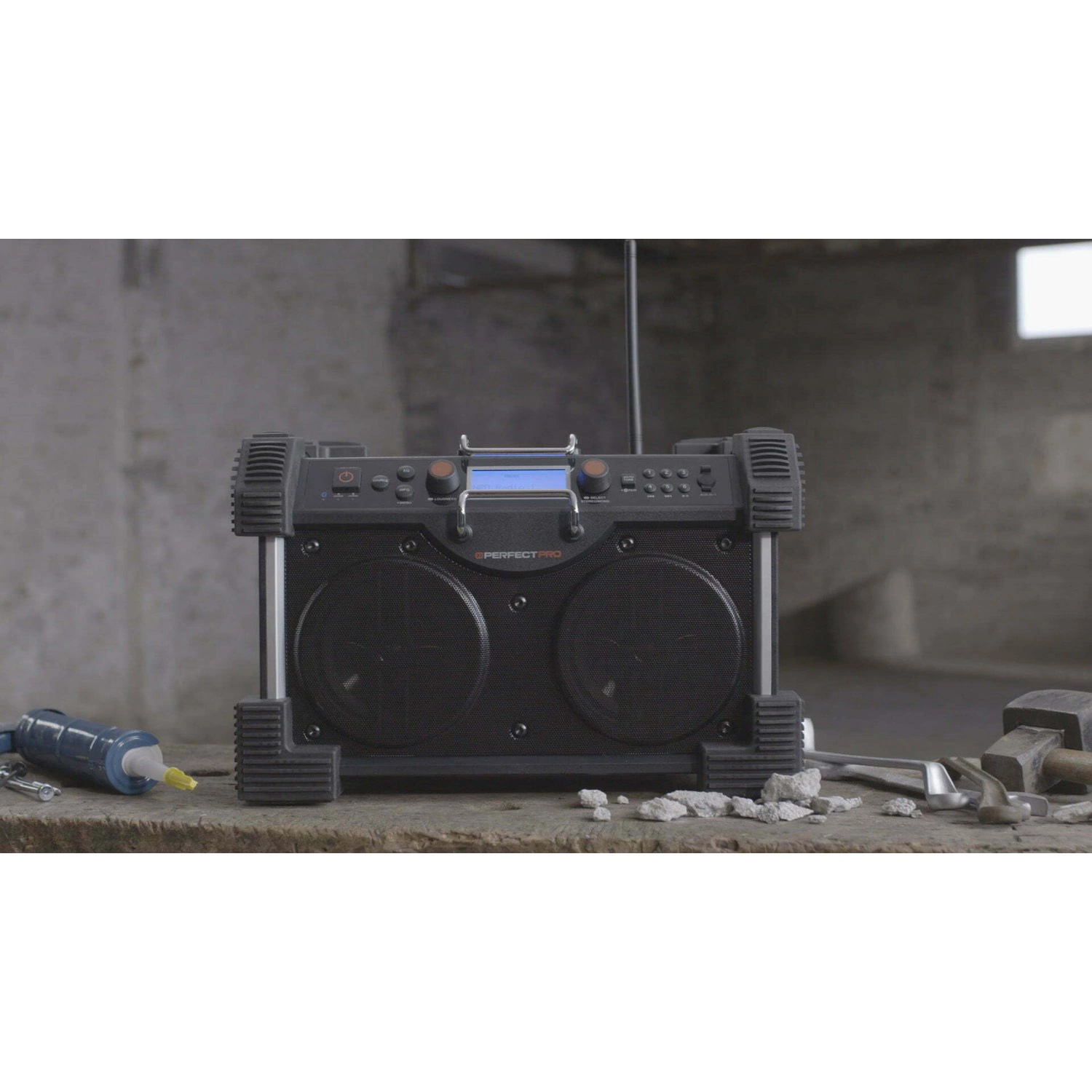 PerfectPro ROCKHART RH4 Bouwradio - FM RDS / DAB+ - AUX-in - bluetooth - oplaadbaar (ingebouwde lithium accu)-image